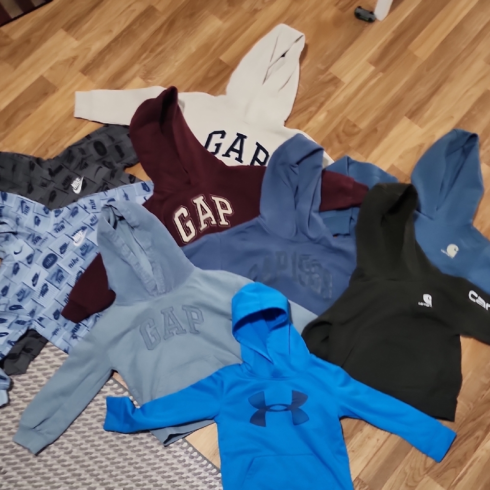 (9) Boys Size 5 Hoodies, (2) NIKE (4) GAP (2) Carhartt(1) Undet Armour